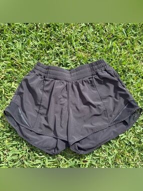 lululemon athletica black shorts 6 tall